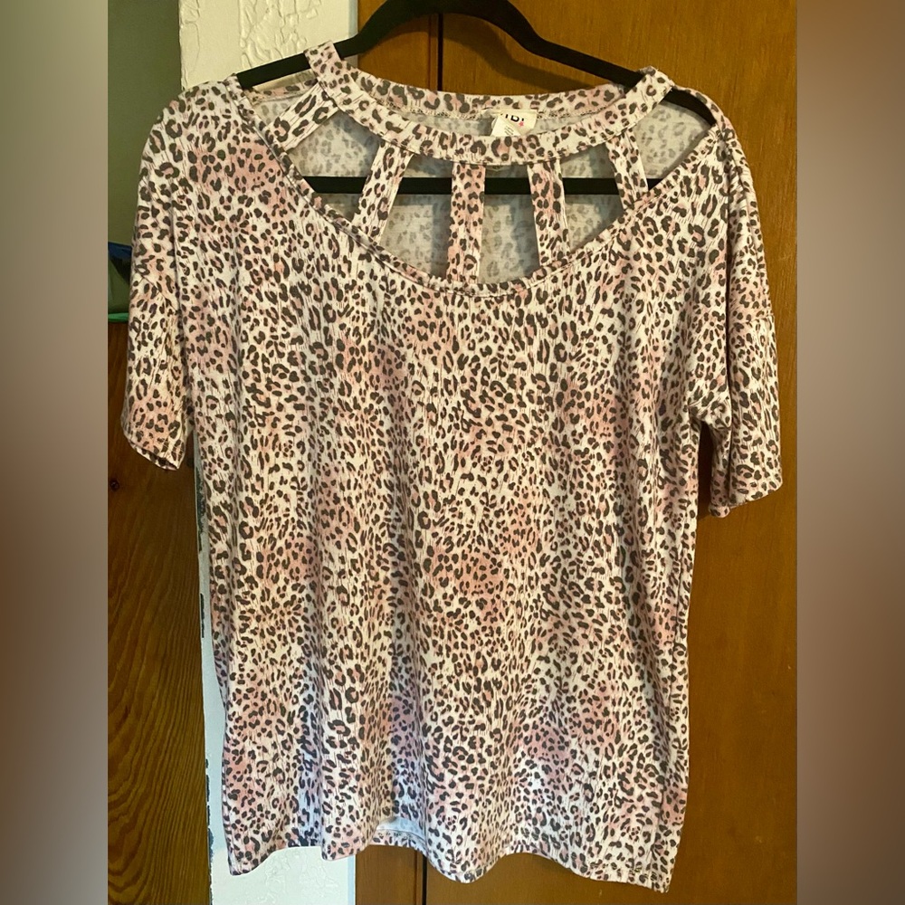 Bibi 18”PTP Sz: M Pink/Brown Cheetah Print Pullover Short Sleeve Top